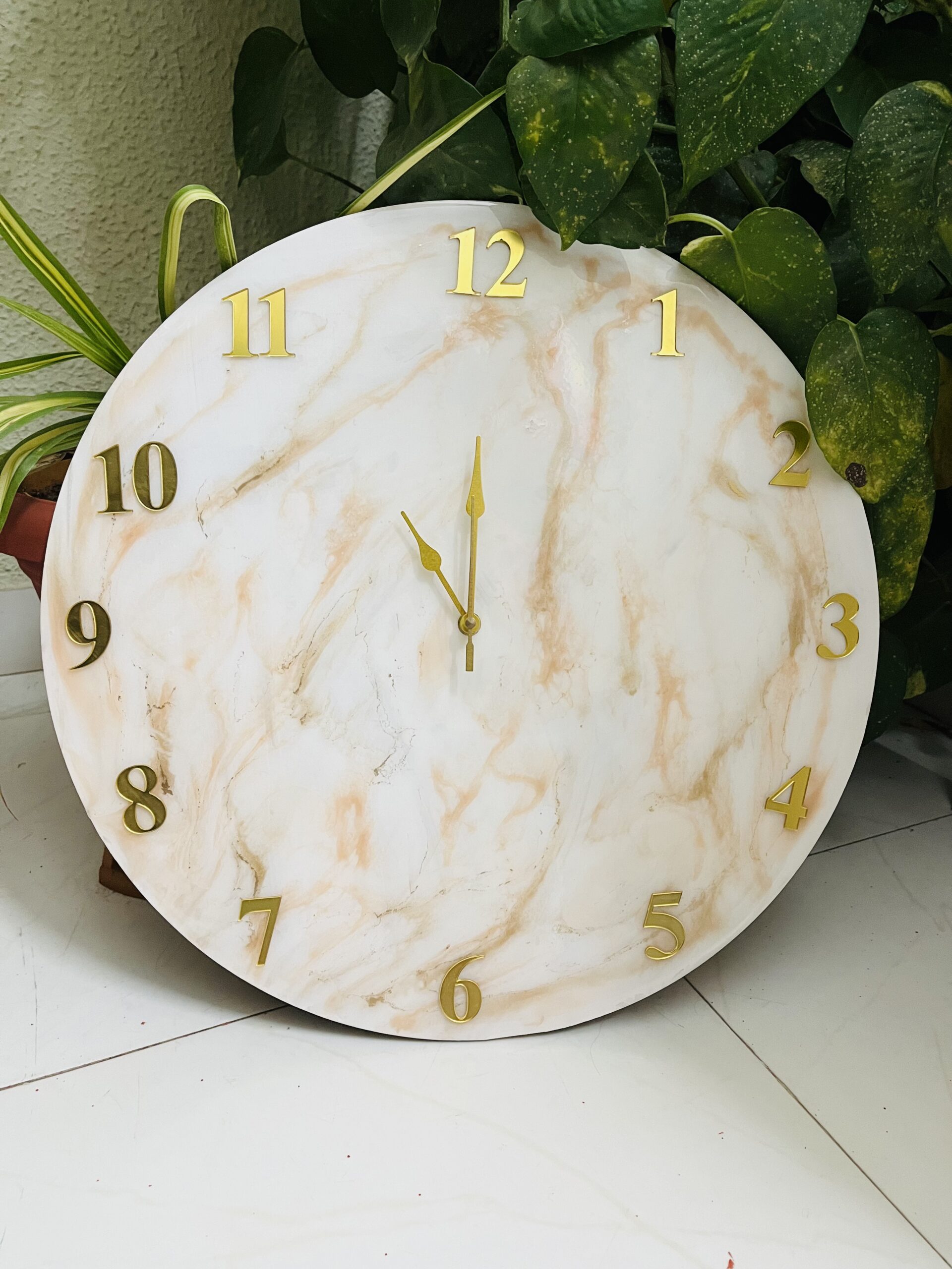 Resin Clock WIST