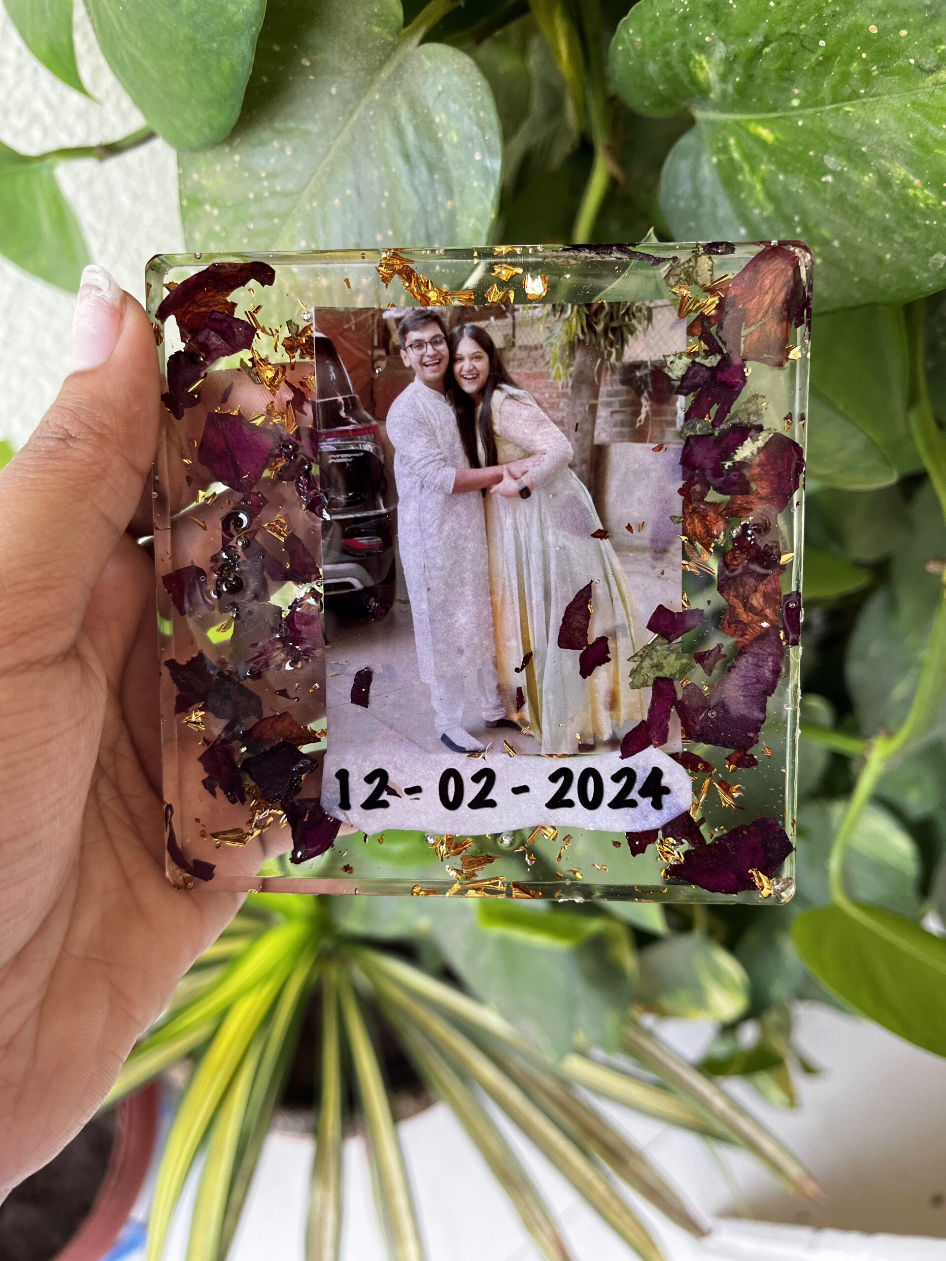 Resin Heart Shape Frame - Image 2